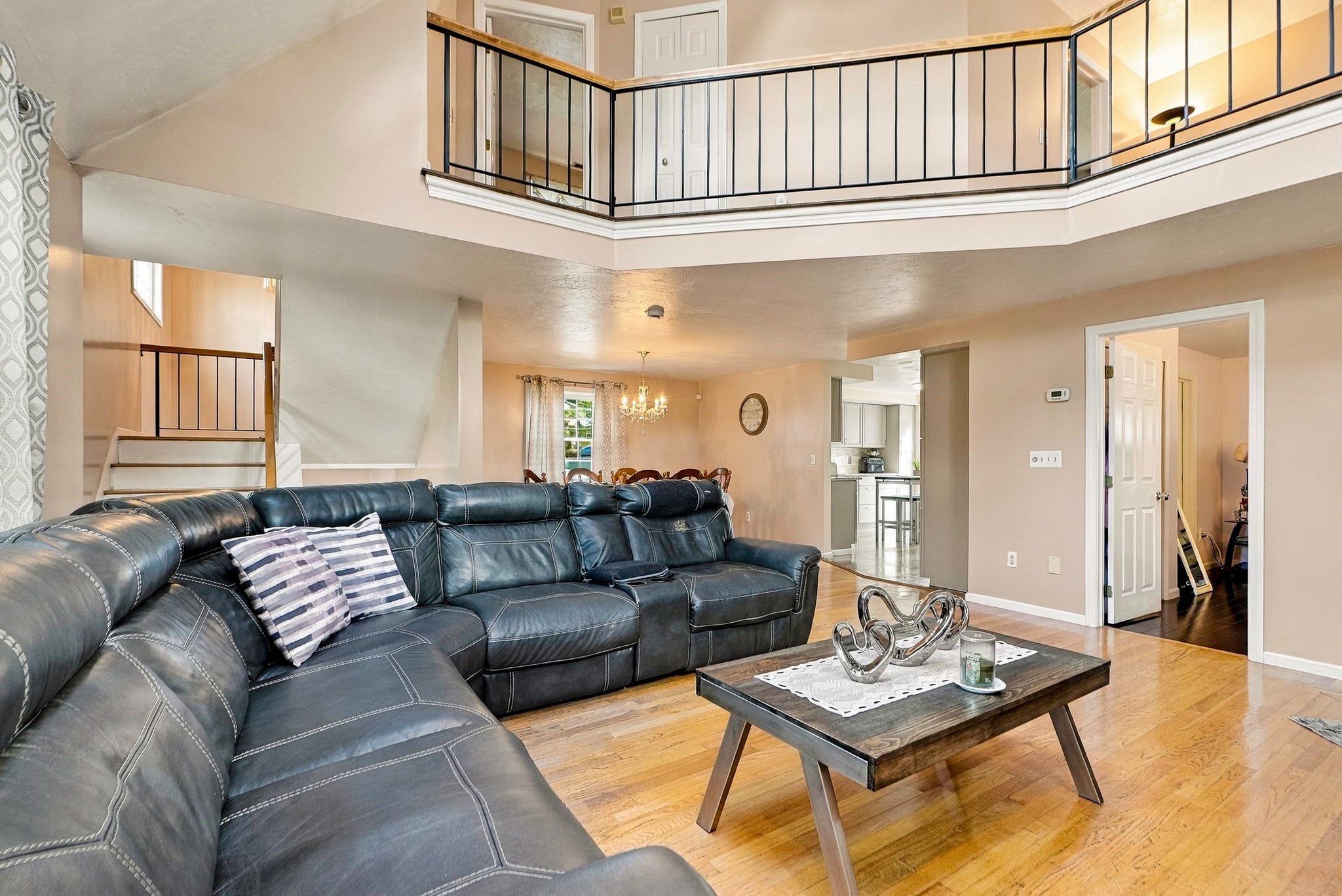 102 Sunderland Rd, Worcester, MA Photo #4