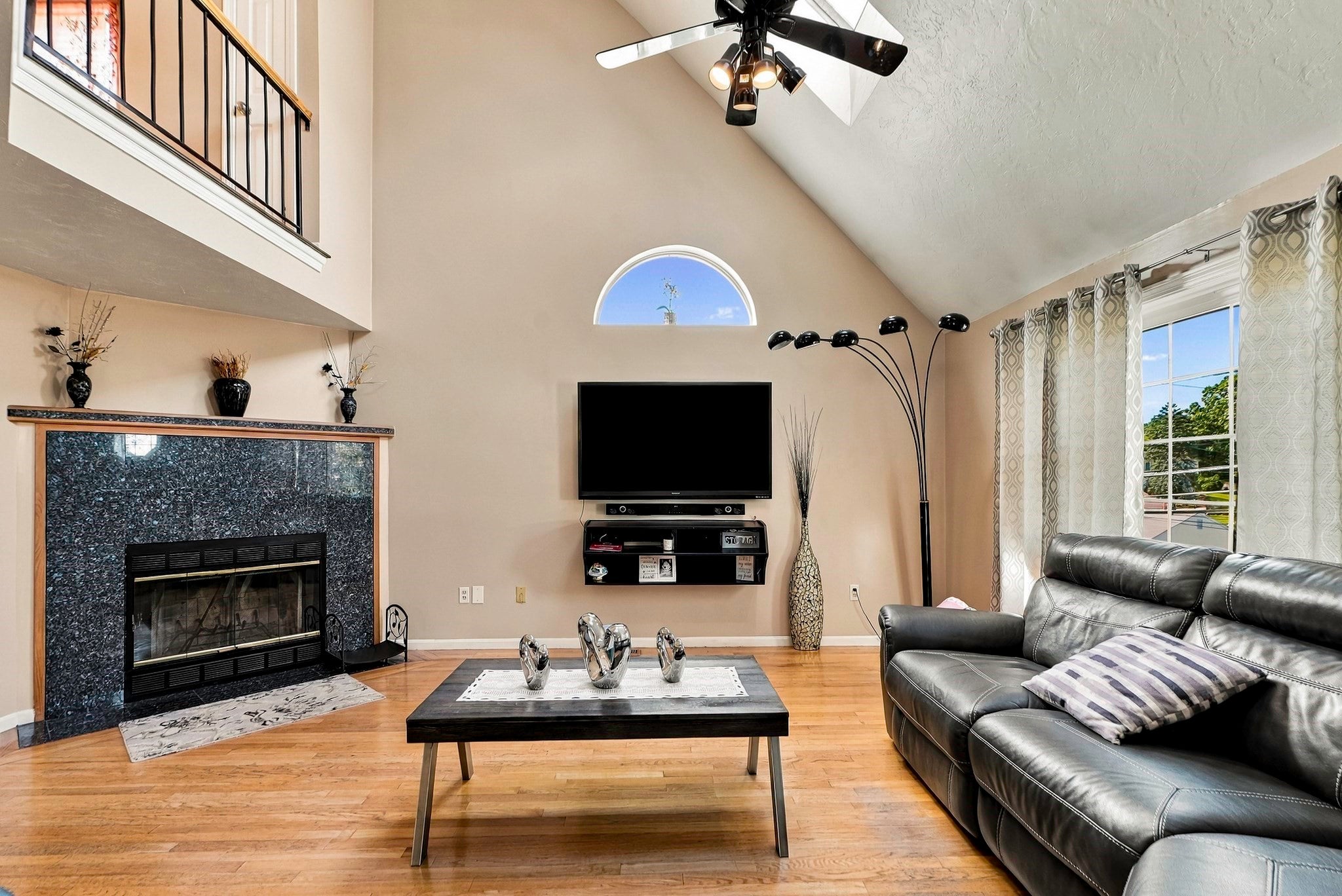 102 Sunderland Rd, Worcester, MA Photo #6