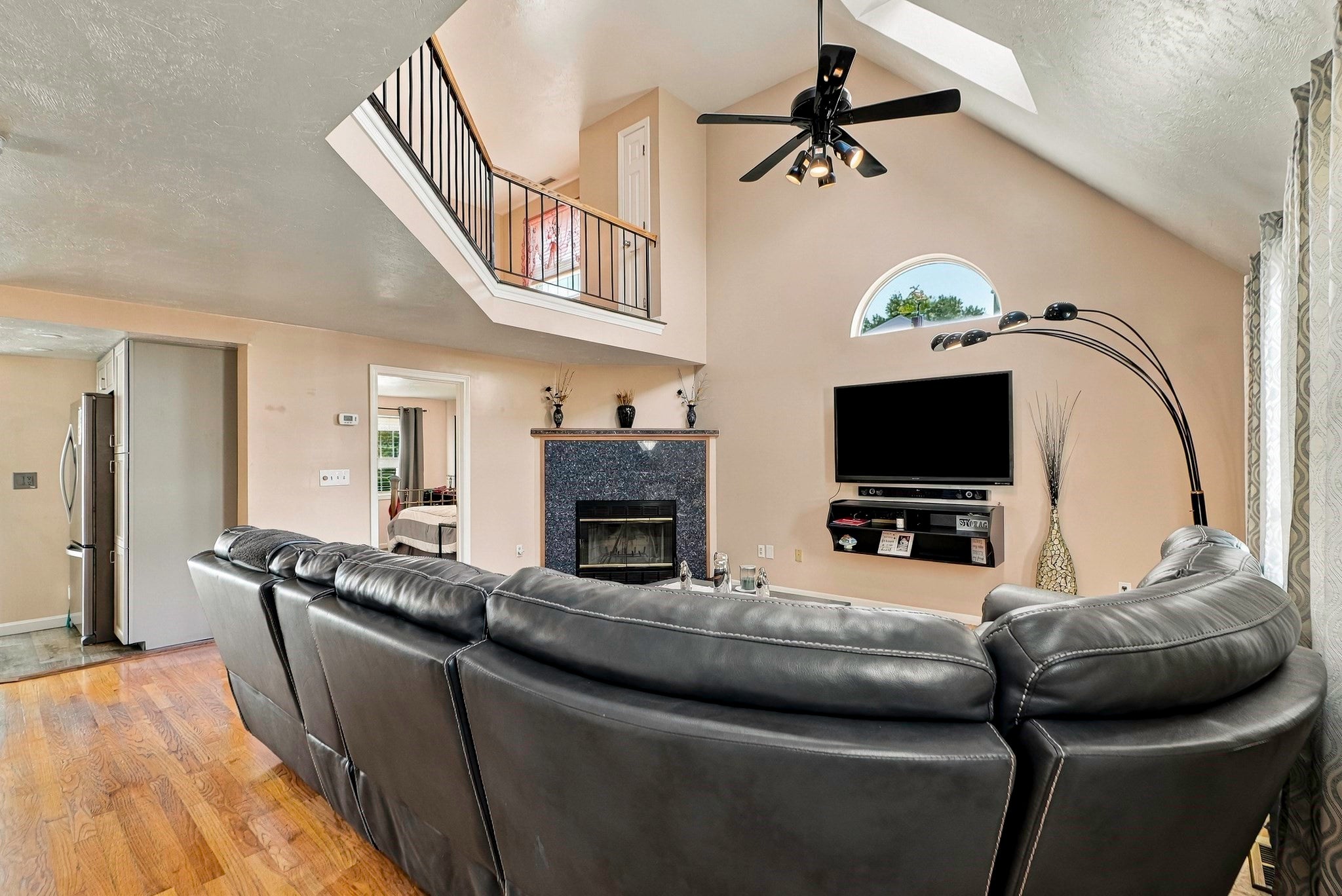 102 Sunderland Rd, Worcester, MA Photo #5