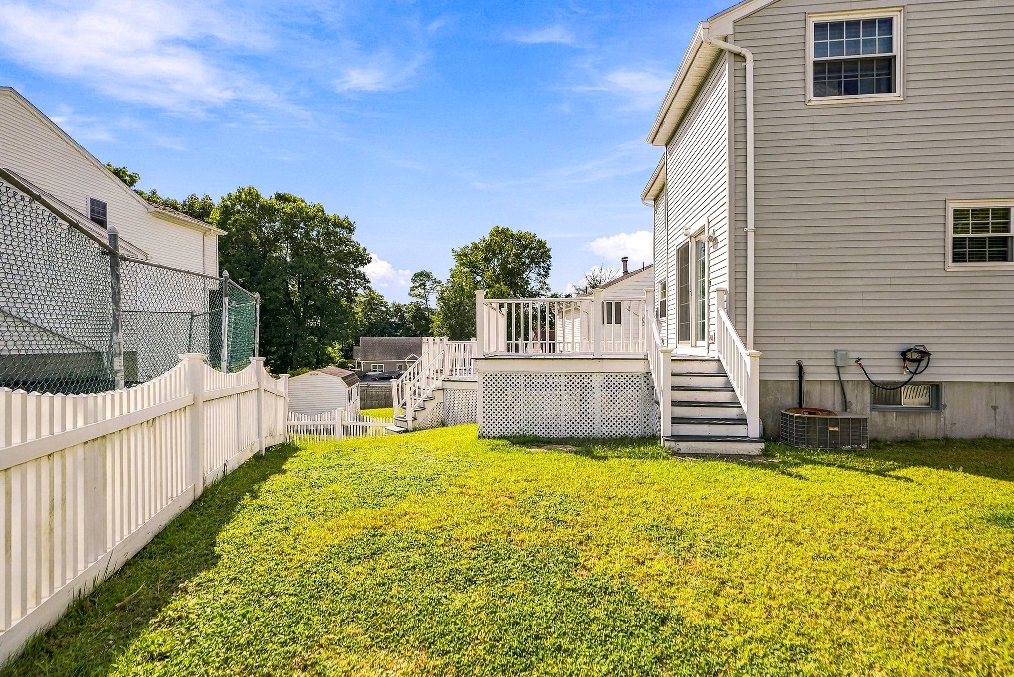 102 Sunderland Rd, Worcester, MA Photo #29