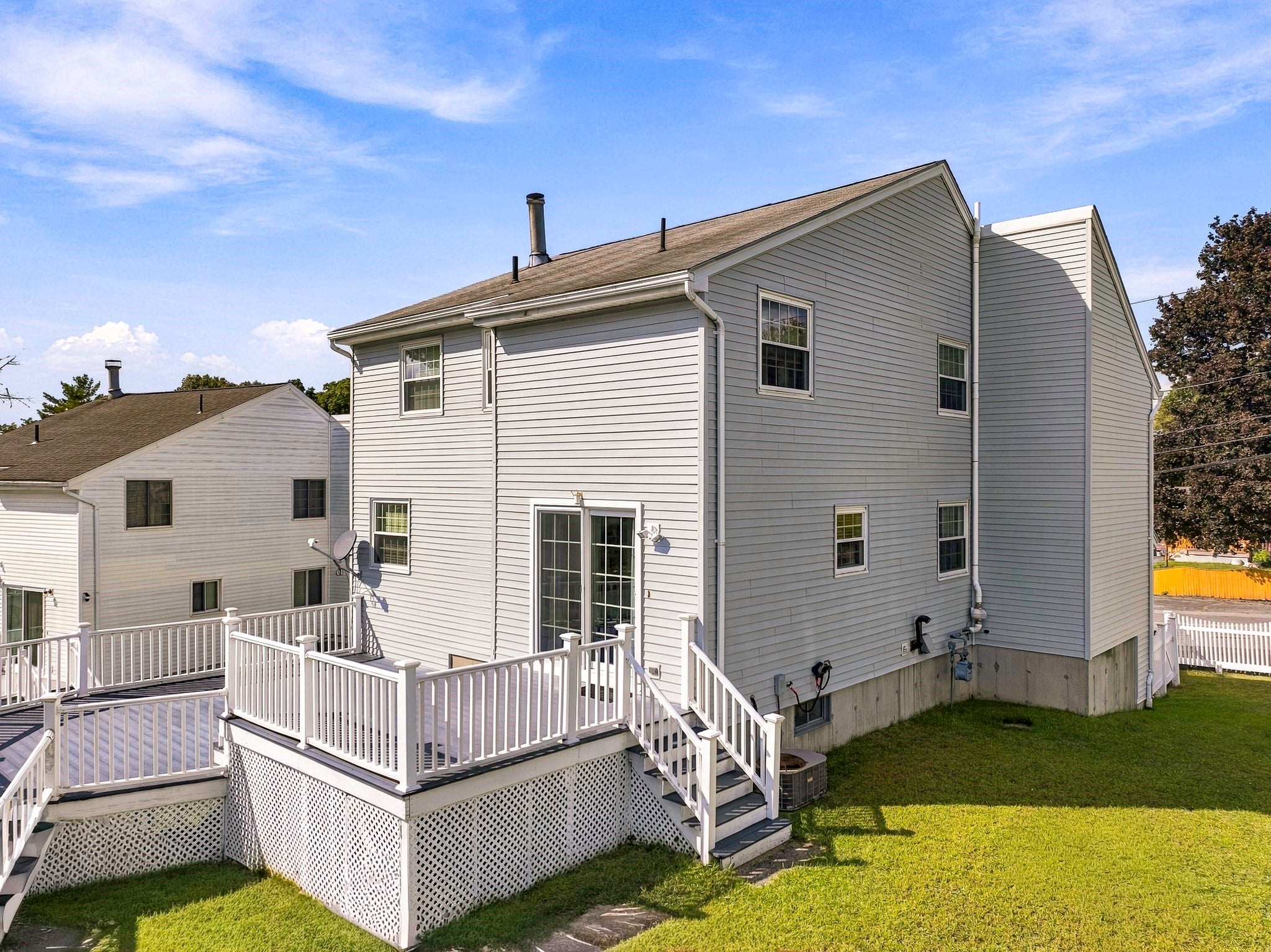102 Sunderland Rd, Worcester, MA Photo #33