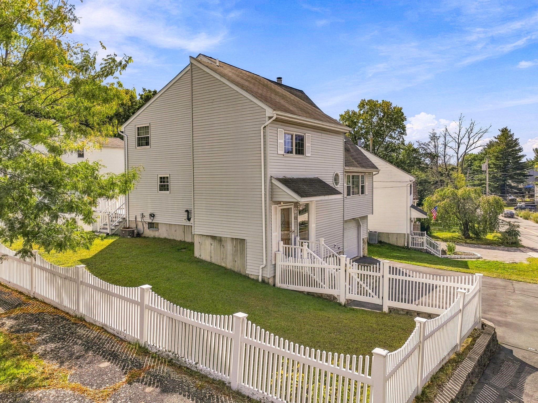102 Sunderland Rd, Worcester, MA Photo #26