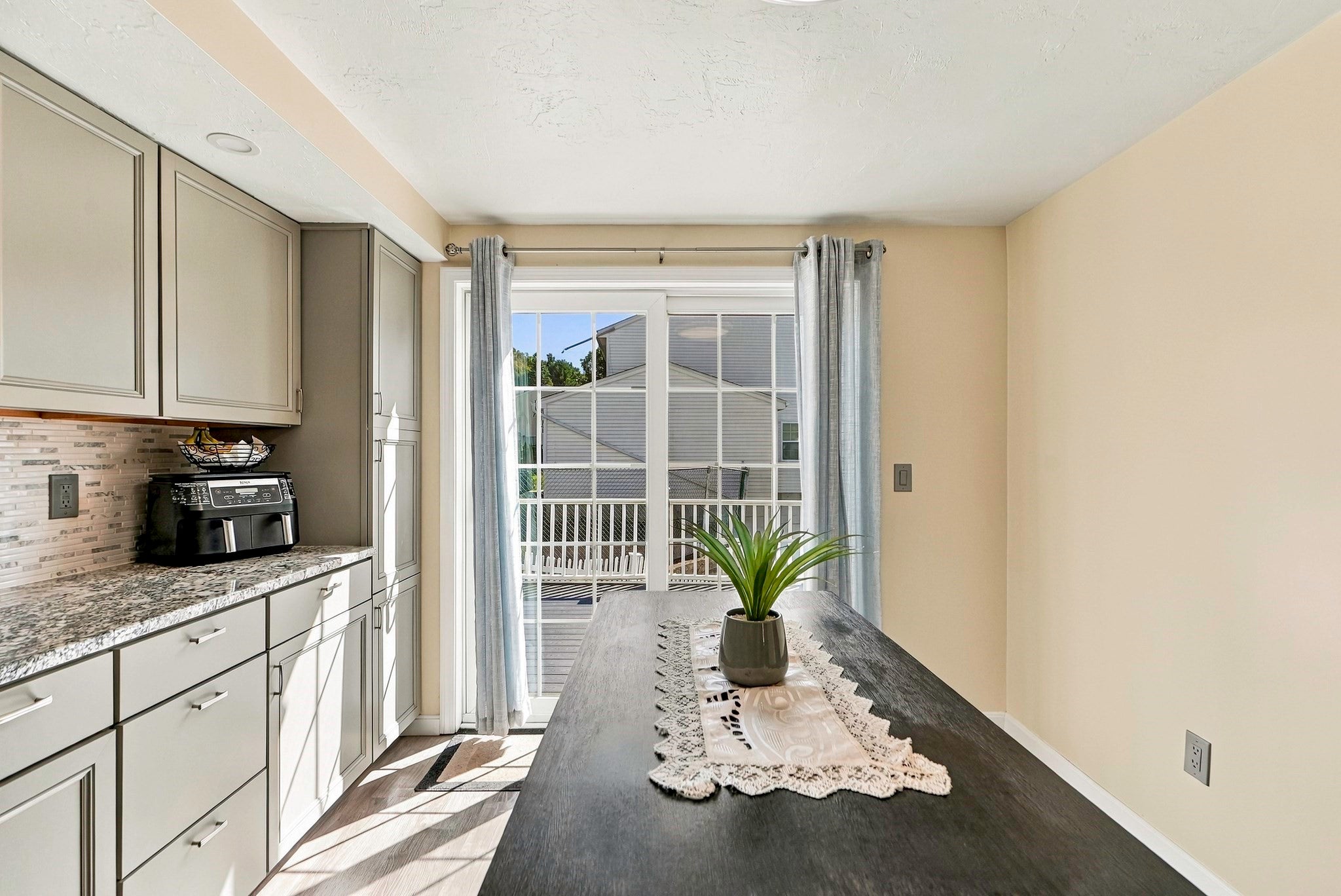 102 Sunderland Rd, Worcester, MA Photo #11
