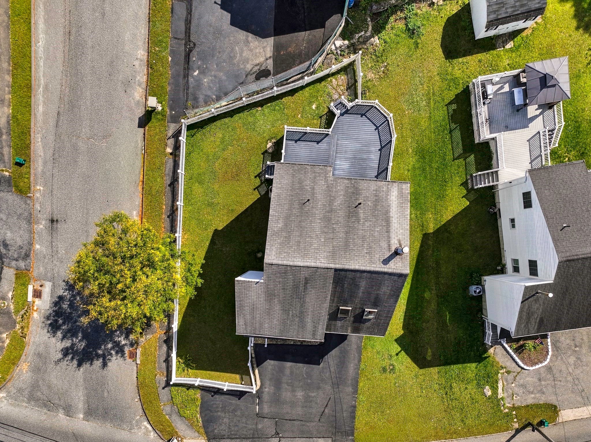 102 Sunderland Rd, Worcester, MA Photo #34