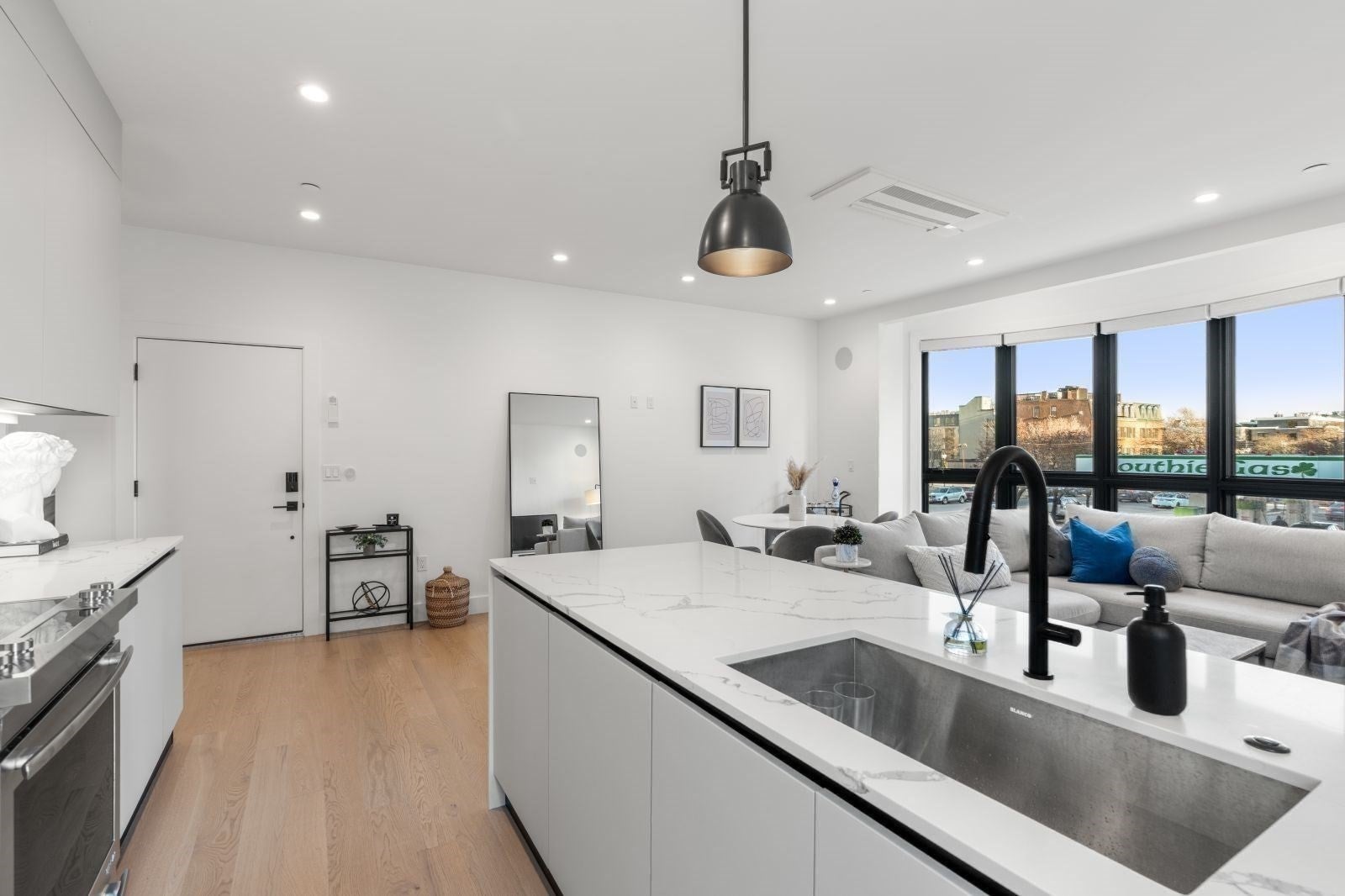 75 W Broadway 202