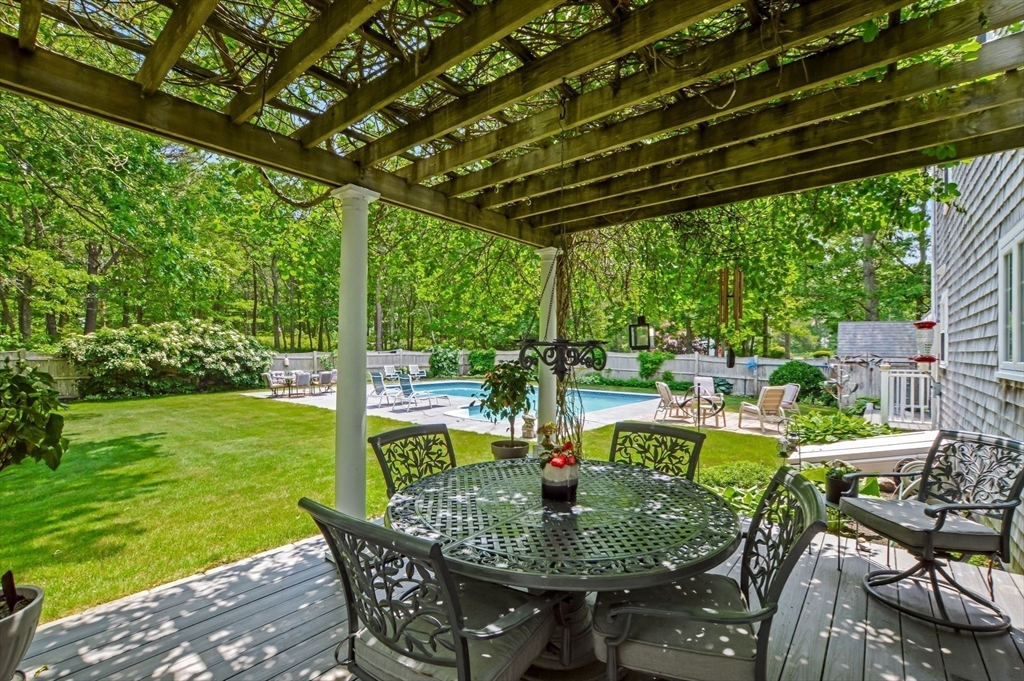 38 Madison Dr