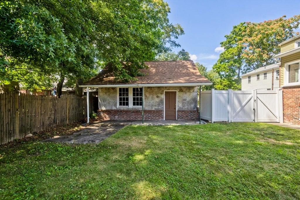 86 Laurence St, Springfield, MA Photo #39