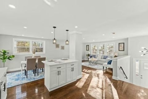 8 Sloan  Circle Randolph MA 02368