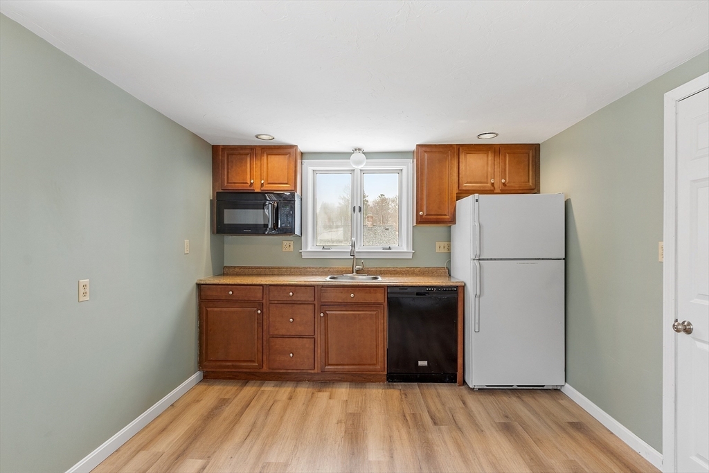48 Pleasant St