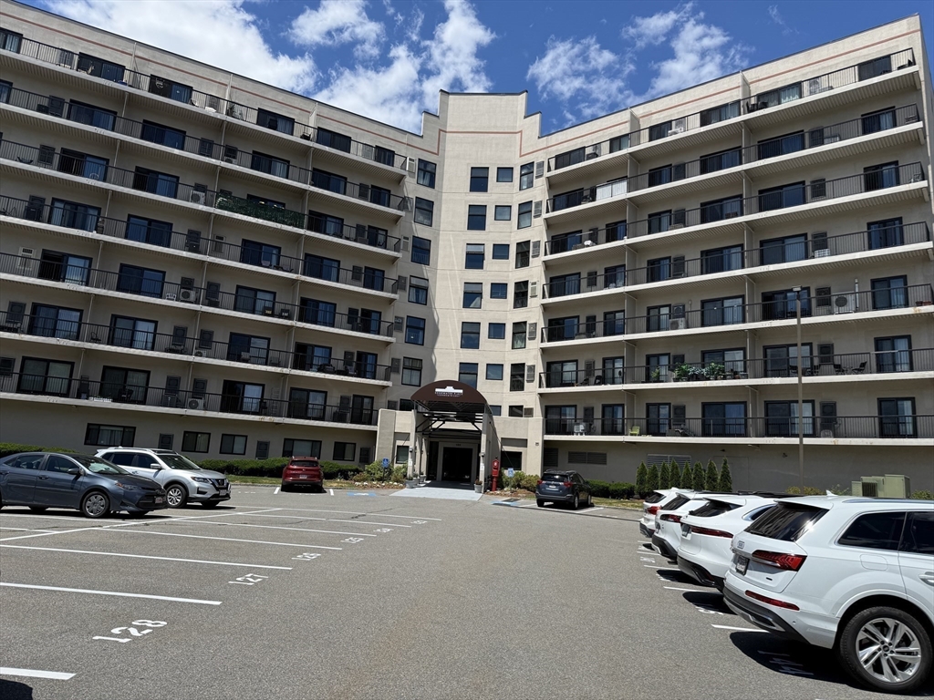 133 Commander Shea Blvd. 712
