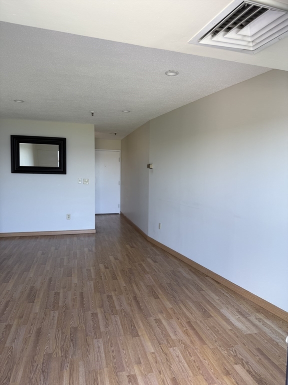 133 Commander Shea Blvd. 712