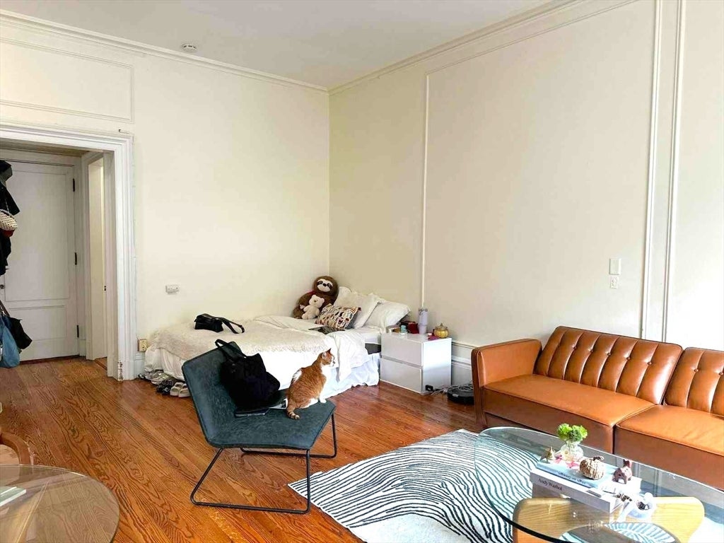 107 Beacon 6