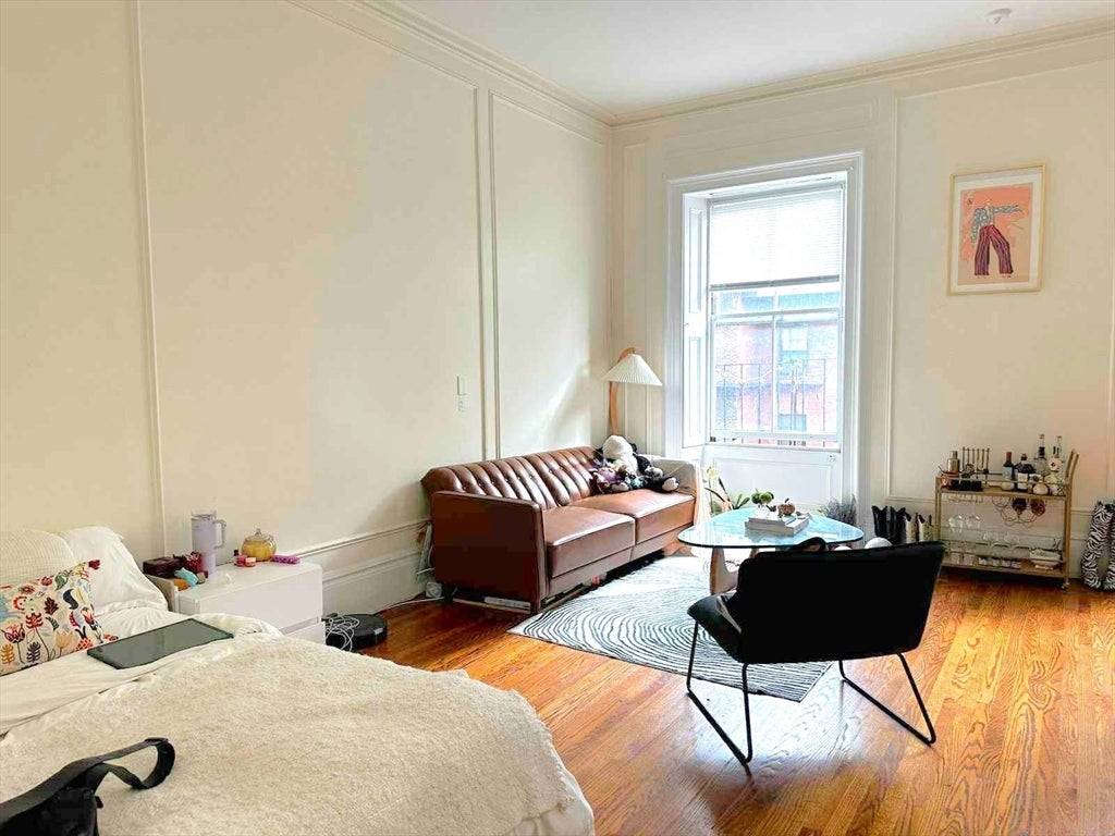 107 Beacon 6