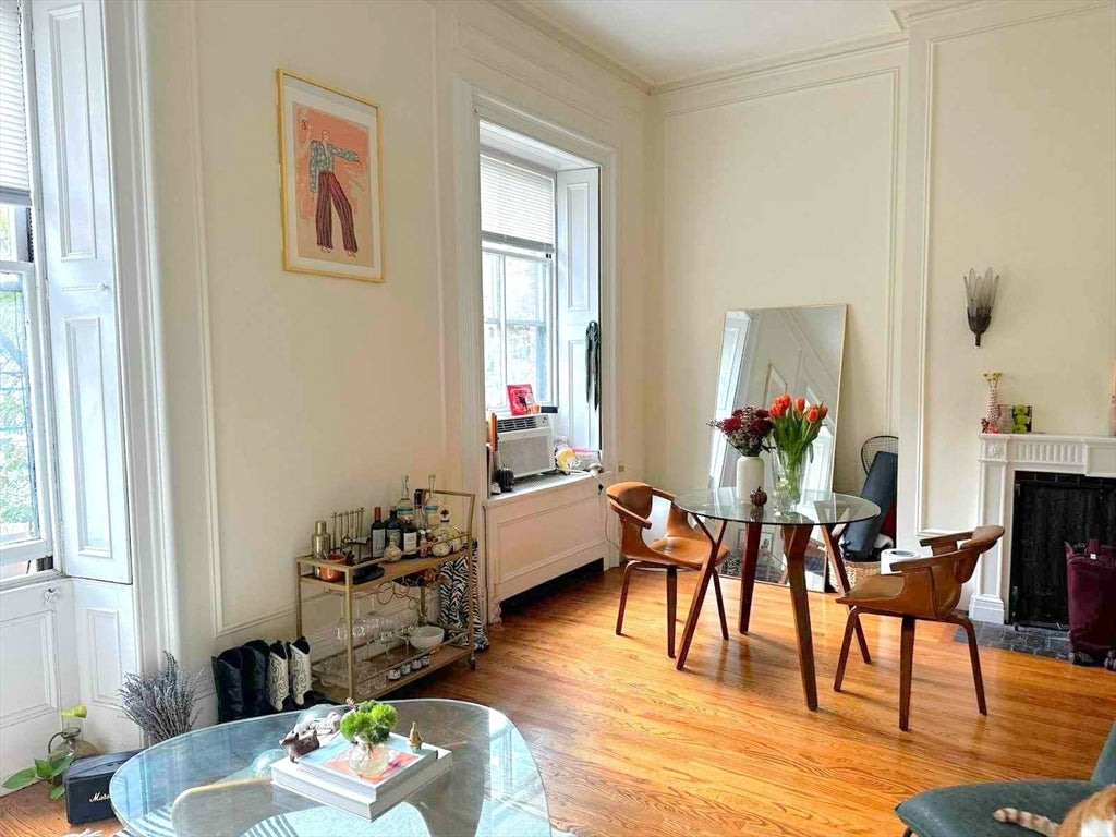 107 Beacon 6