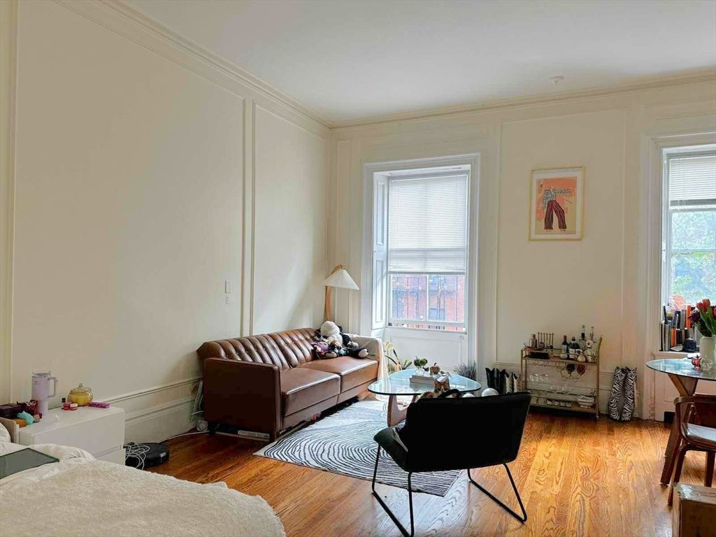107 Beacon 6