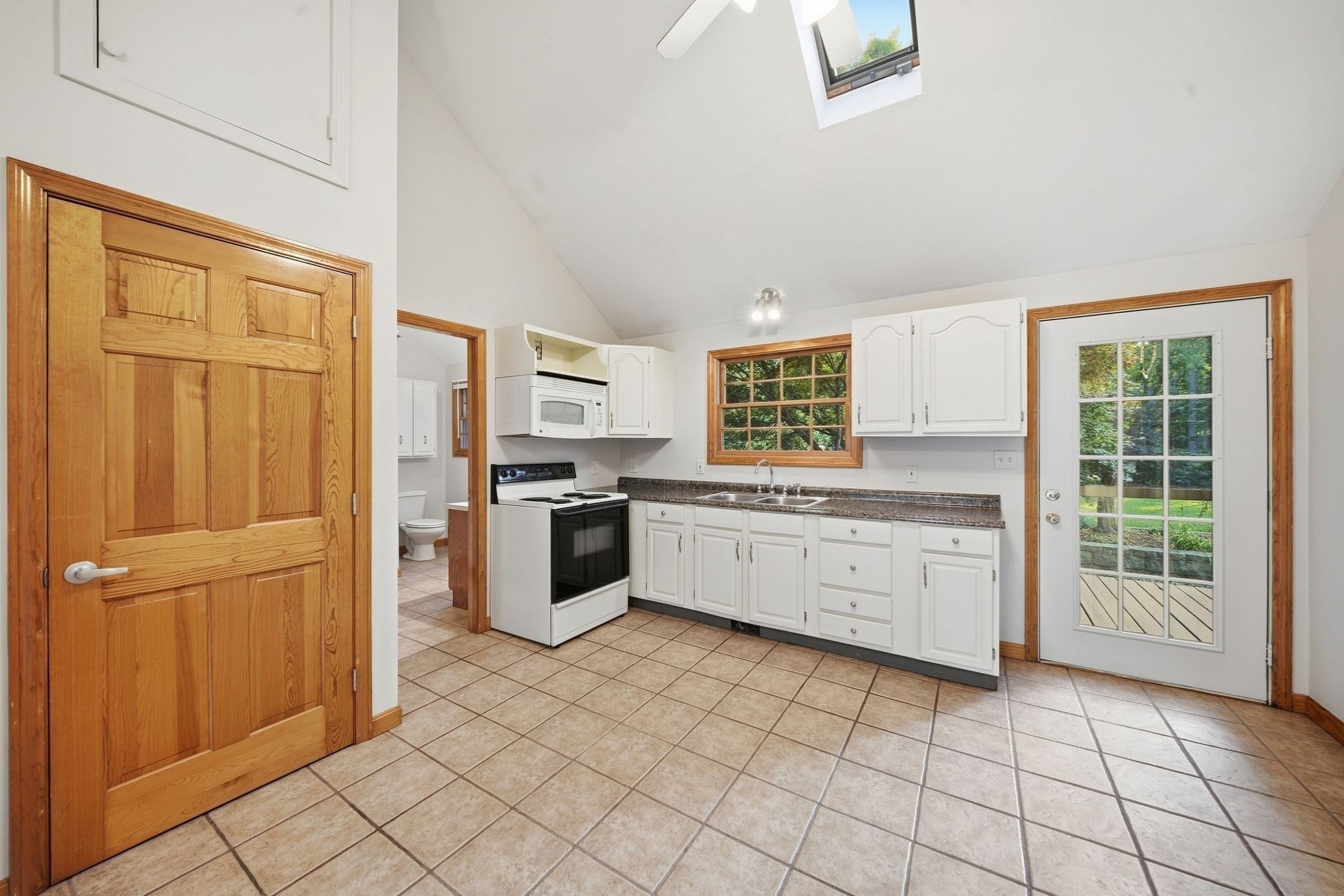 1289 Whipple Rd, Tewksbury, MA, 1289 Whipple Rd, Tewksbury, MA Photo #20