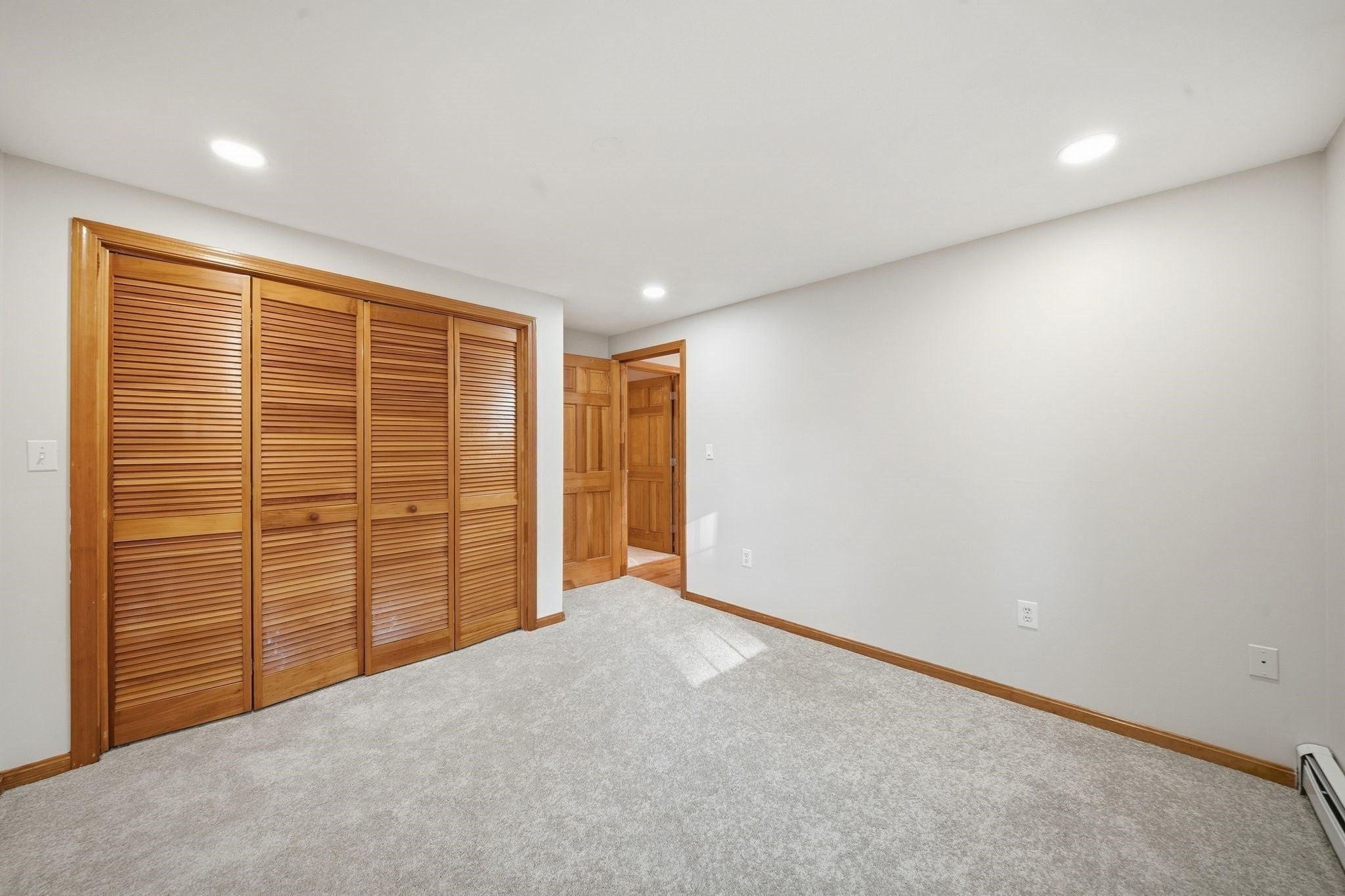 1289 Whipple Rd, Tewksbury, MA, 1289 Whipple Rd, Tewksbury, MA Photo #11
