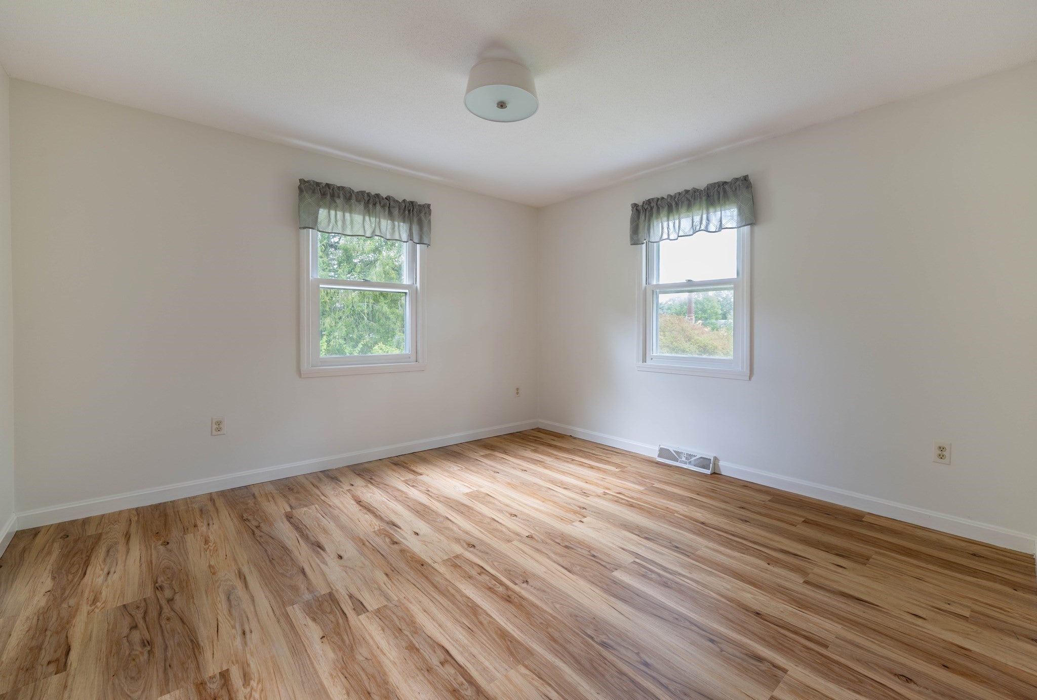 8 Coach Ln, Amherst, MA, 8 Coach Ln, Amherst, MA Photo #14