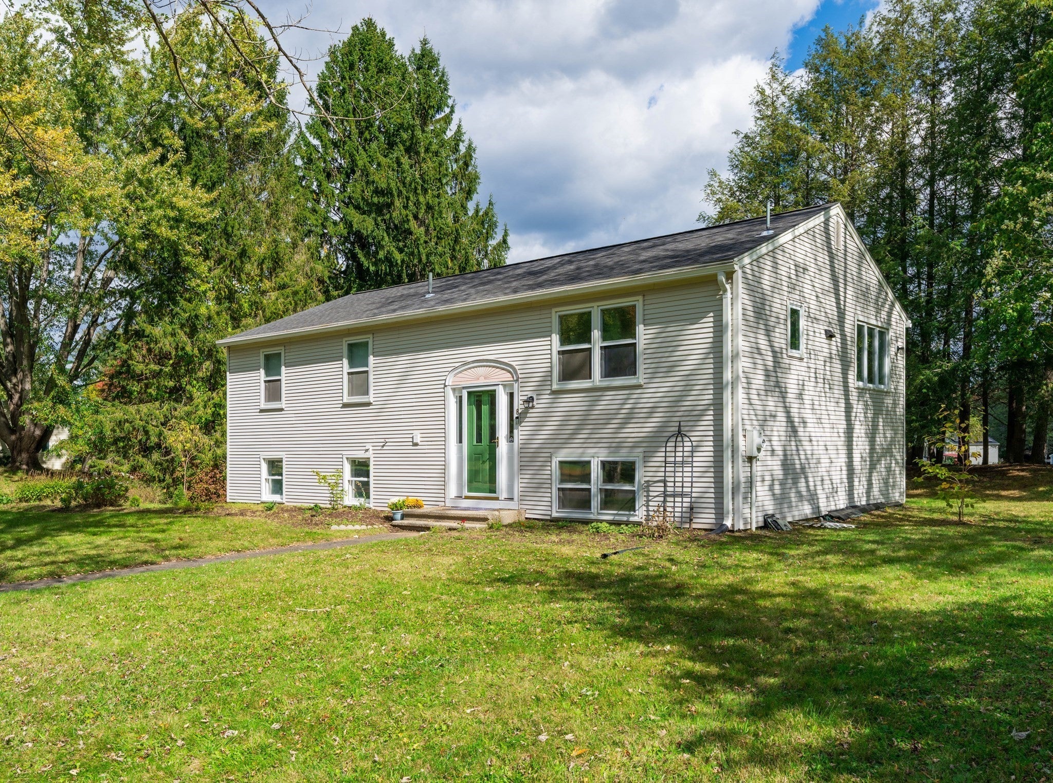 8 Coach Ln, Amherst, MA, 8 Coach Ln, Amherst, MA Photo #2