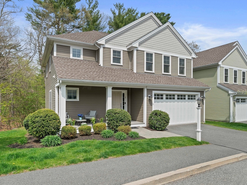 900 Greendale 1
