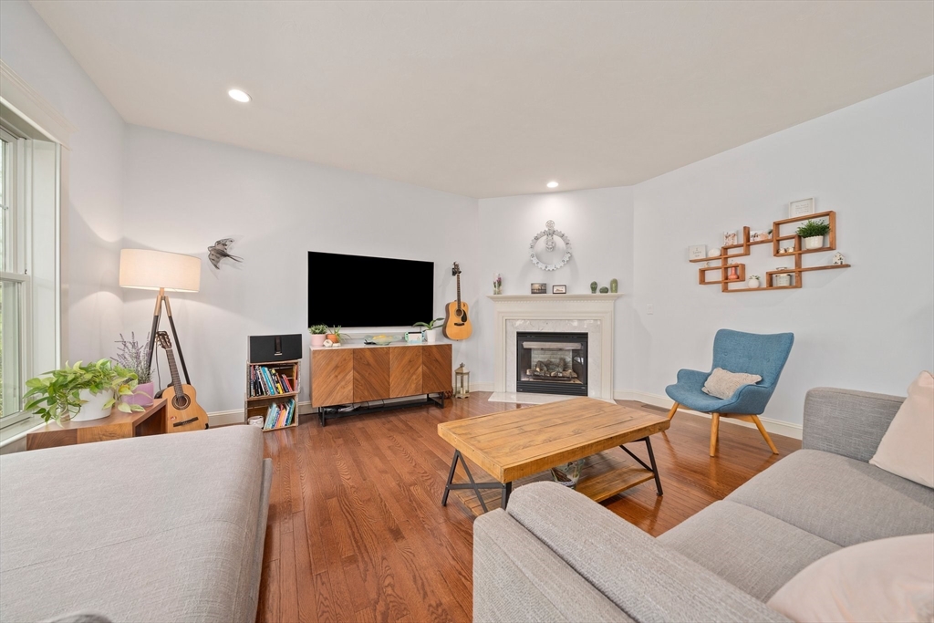 900 Greendale 1
