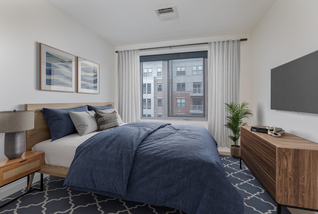 45 Lewis St 403