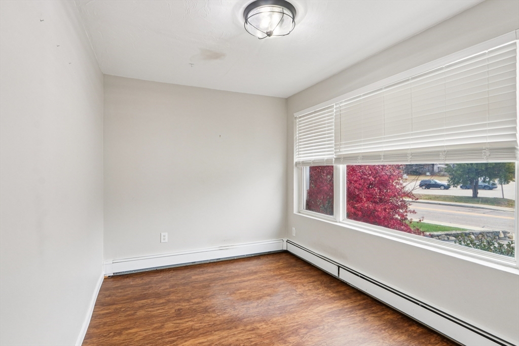 Franklin, Massachusetts 02038, United States, 3 Bedrooms Bedrooms, ,2 BathroomsBathrooms,Residential,Pending,250202