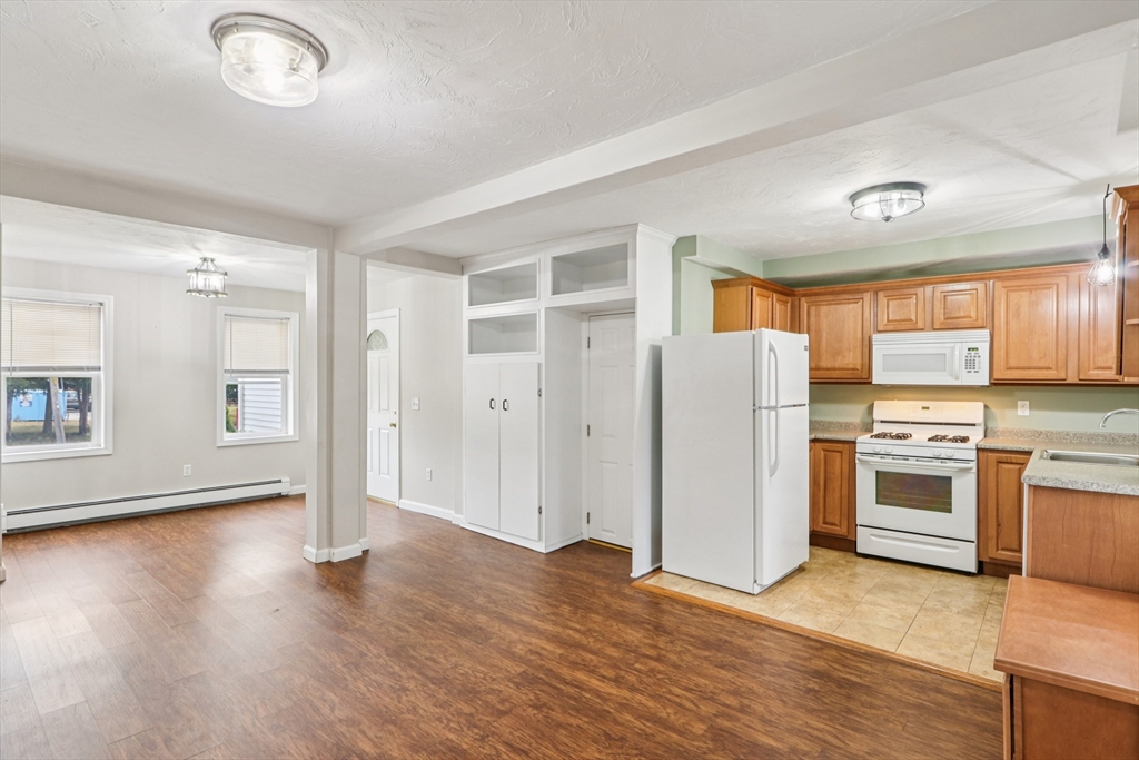 Franklin, Massachusetts 02038, United States, 3 Bedrooms Bedrooms, ,2 BathroomsBathrooms,Residential,Pending,250202