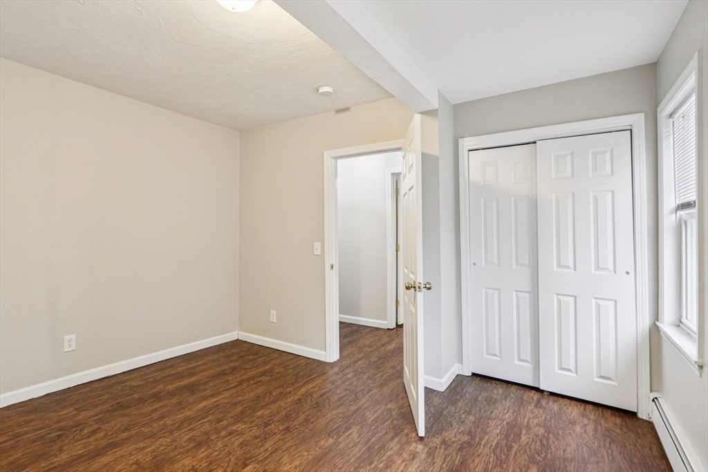 Franklin, Massachusetts 02038, United States, 3 Bedrooms Bedrooms, ,2 BathroomsBathrooms,Residential,Pending,250202