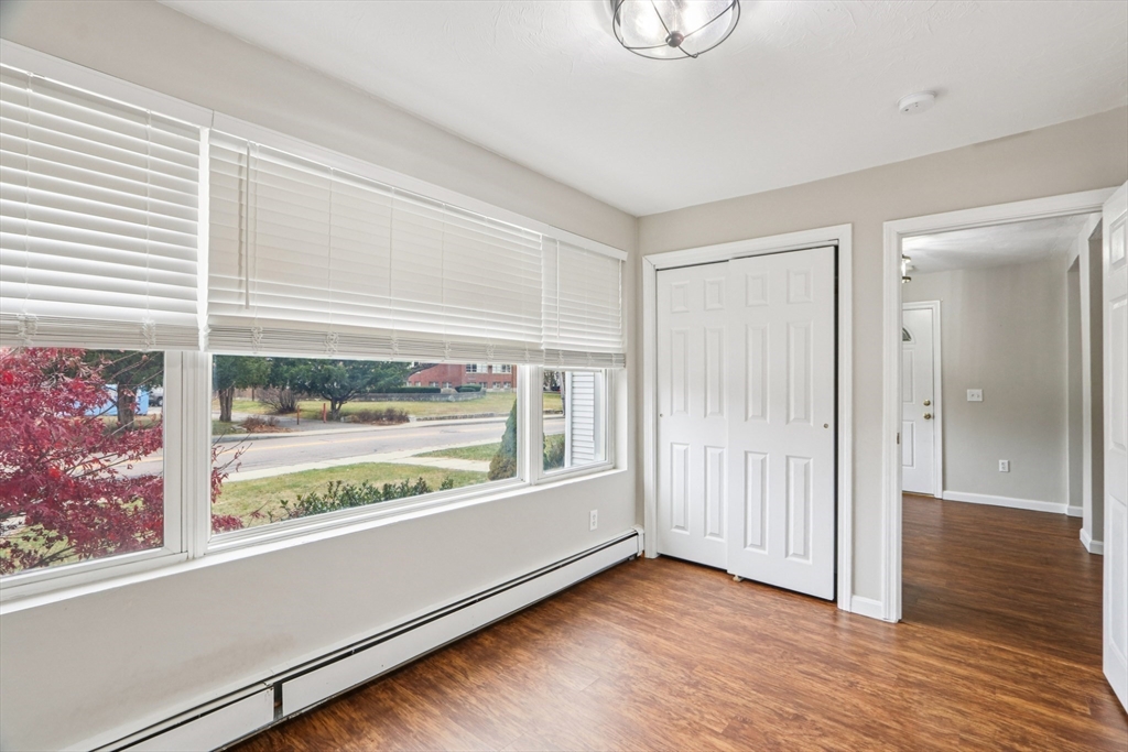 Franklin, Massachusetts 02038, United States, 3 Bedrooms Bedrooms, ,2 BathroomsBathrooms,Residential,Pending,250202