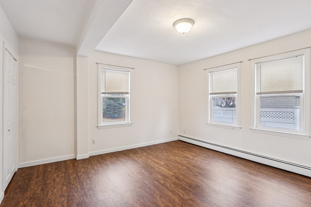 Franklin, Massachusetts 02038, United States, 3 Bedrooms Bedrooms, ,2 BathroomsBathrooms,Residential,Pending,250202