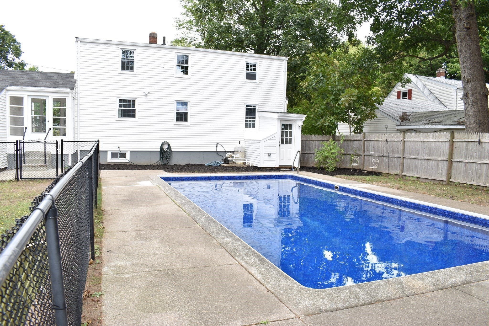 65 Thomas Rd