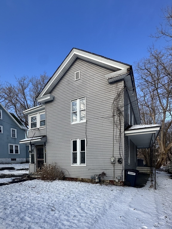 89 Robbins Ave