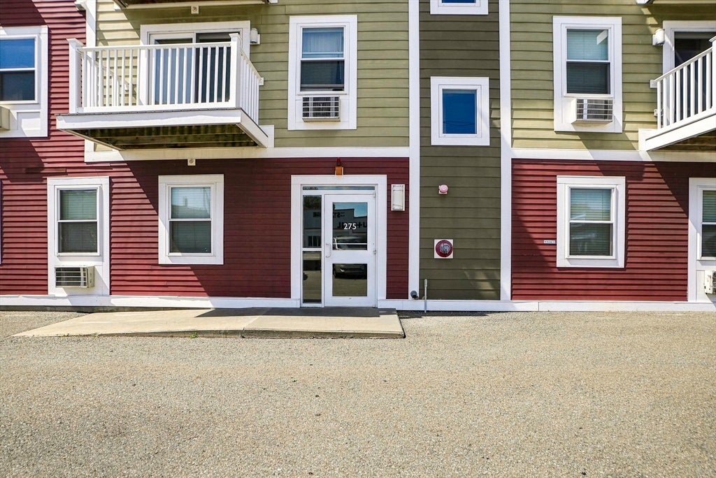 275 W Main St 14
