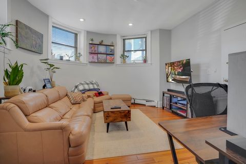 Photo of 344 Harvard St #B, Brookline, MA 02446 (MLS # 73500142)