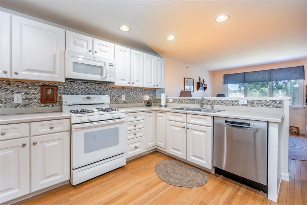 7 Ironwood Path #186, Mashpee, MA, 7 Ironwood Path #186, Mashpee, MA Photo #2