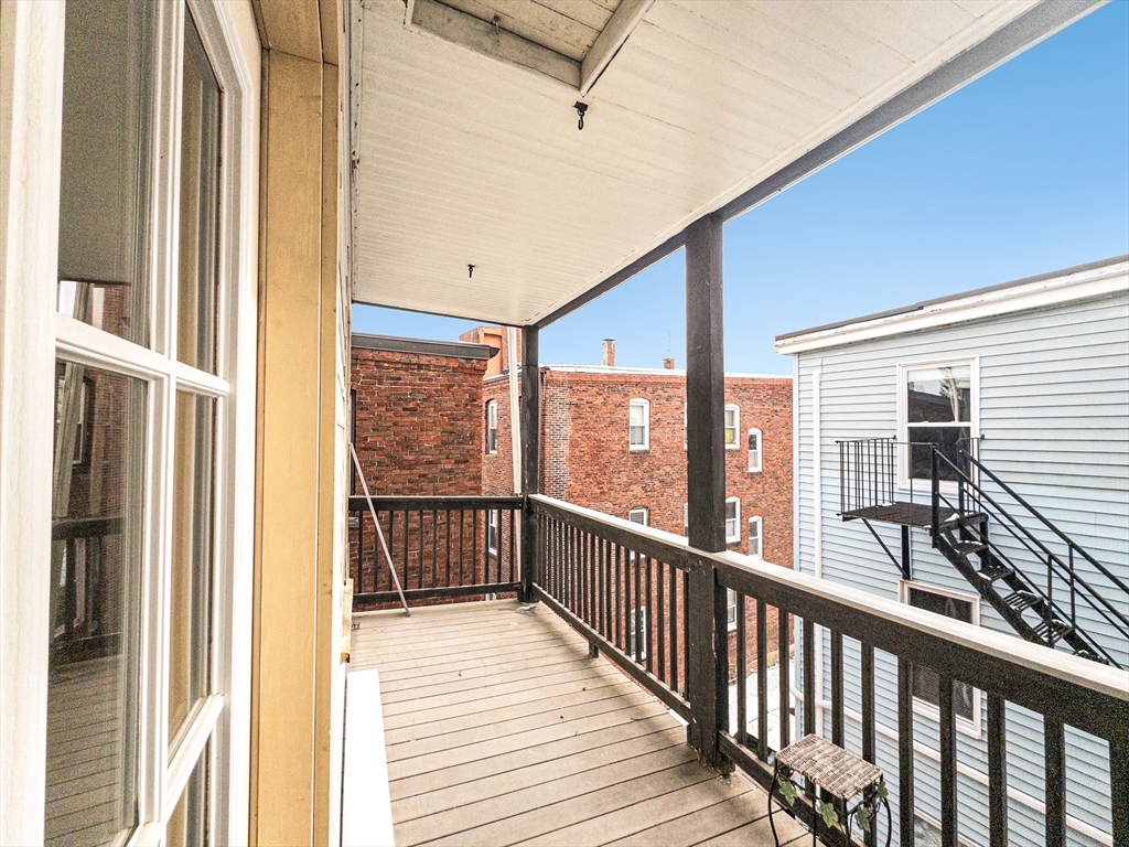 14-16 Arcola Street 3