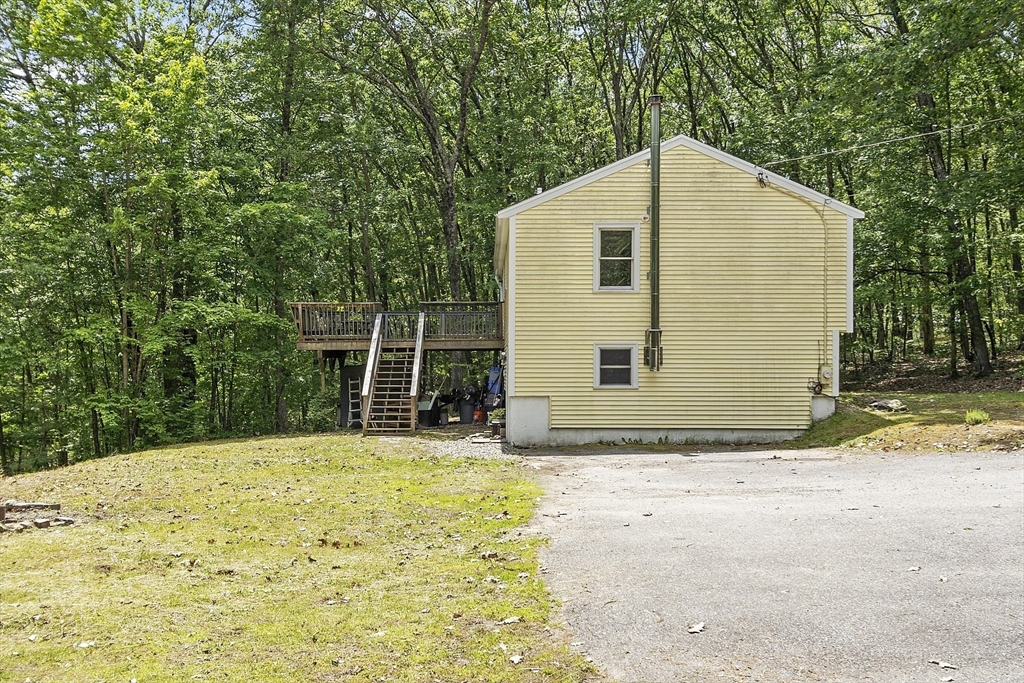 525 Flat Hill Rd