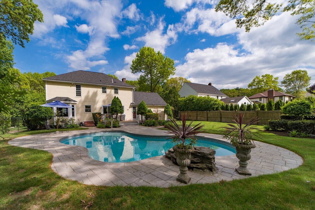 56 Emerson Rd