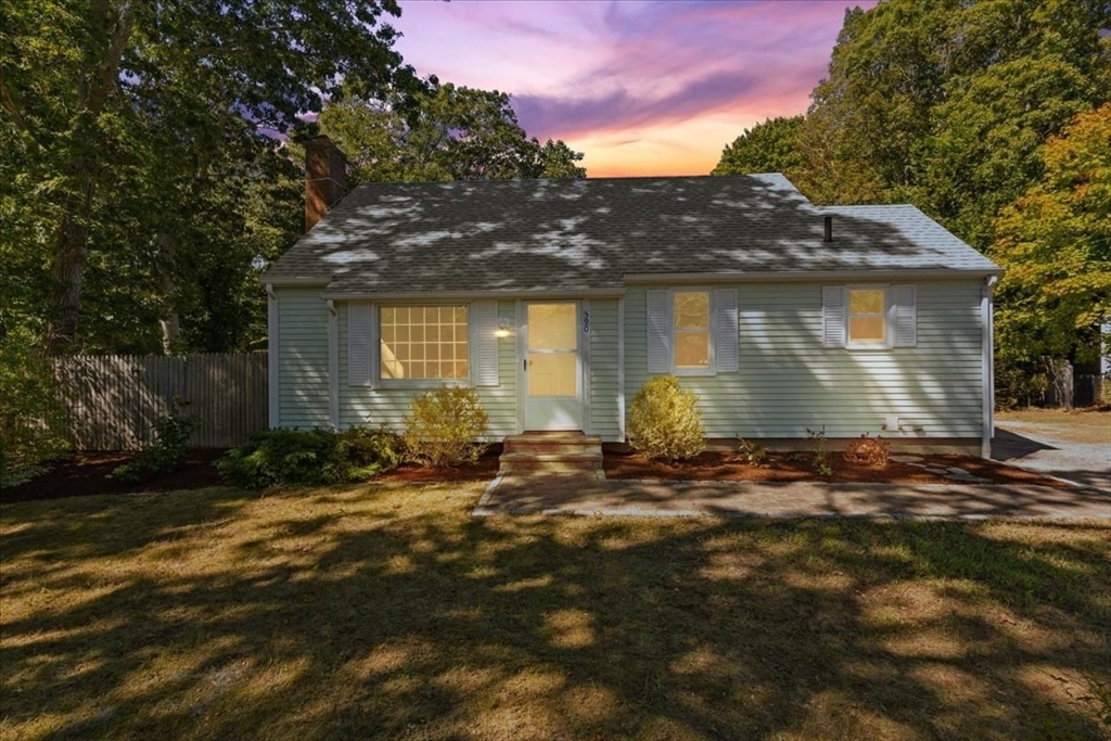 590 Sandwich Rd