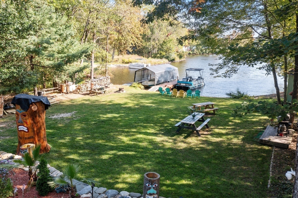 878 Flat Hill Rd
