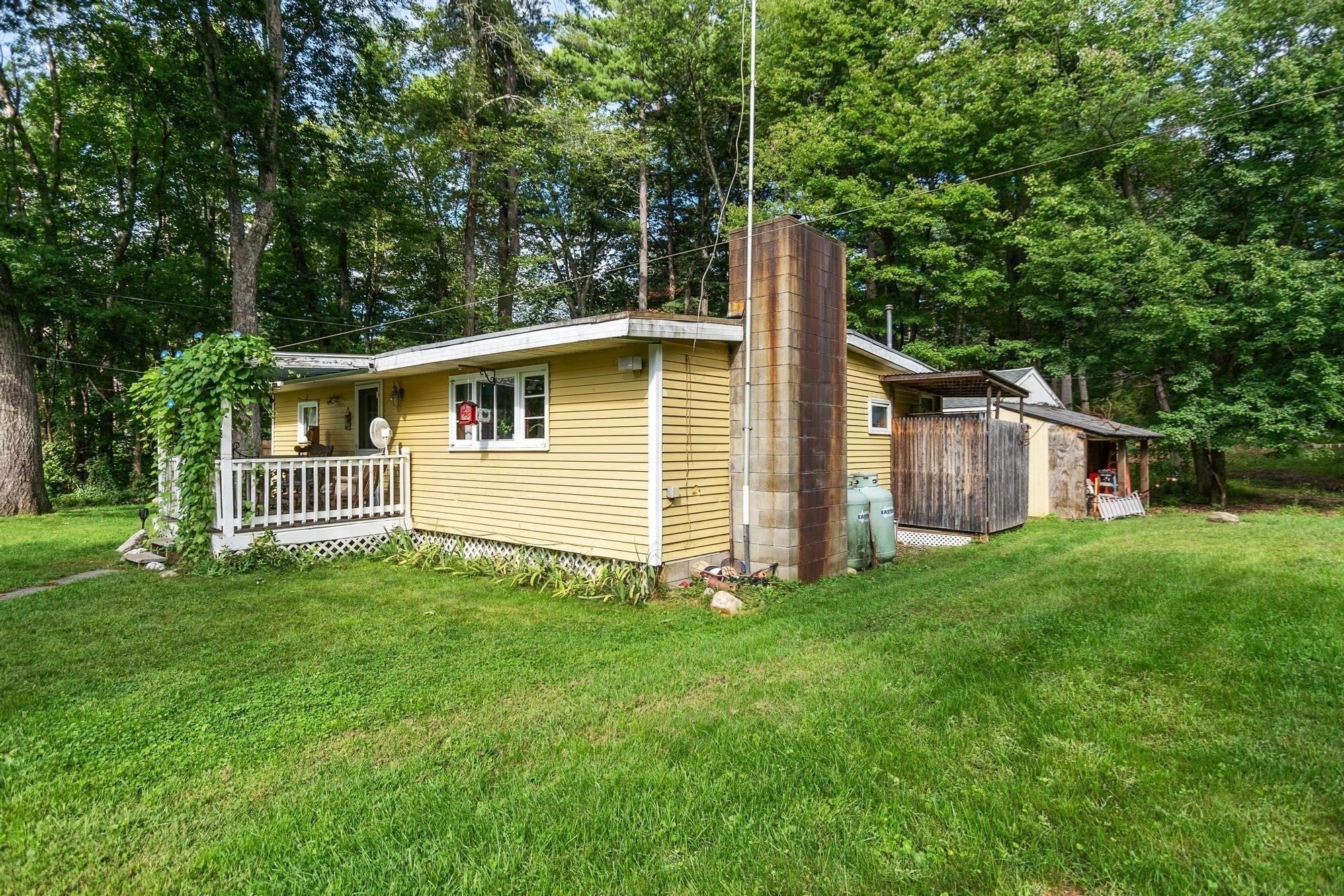 878 Flat Hill Rd