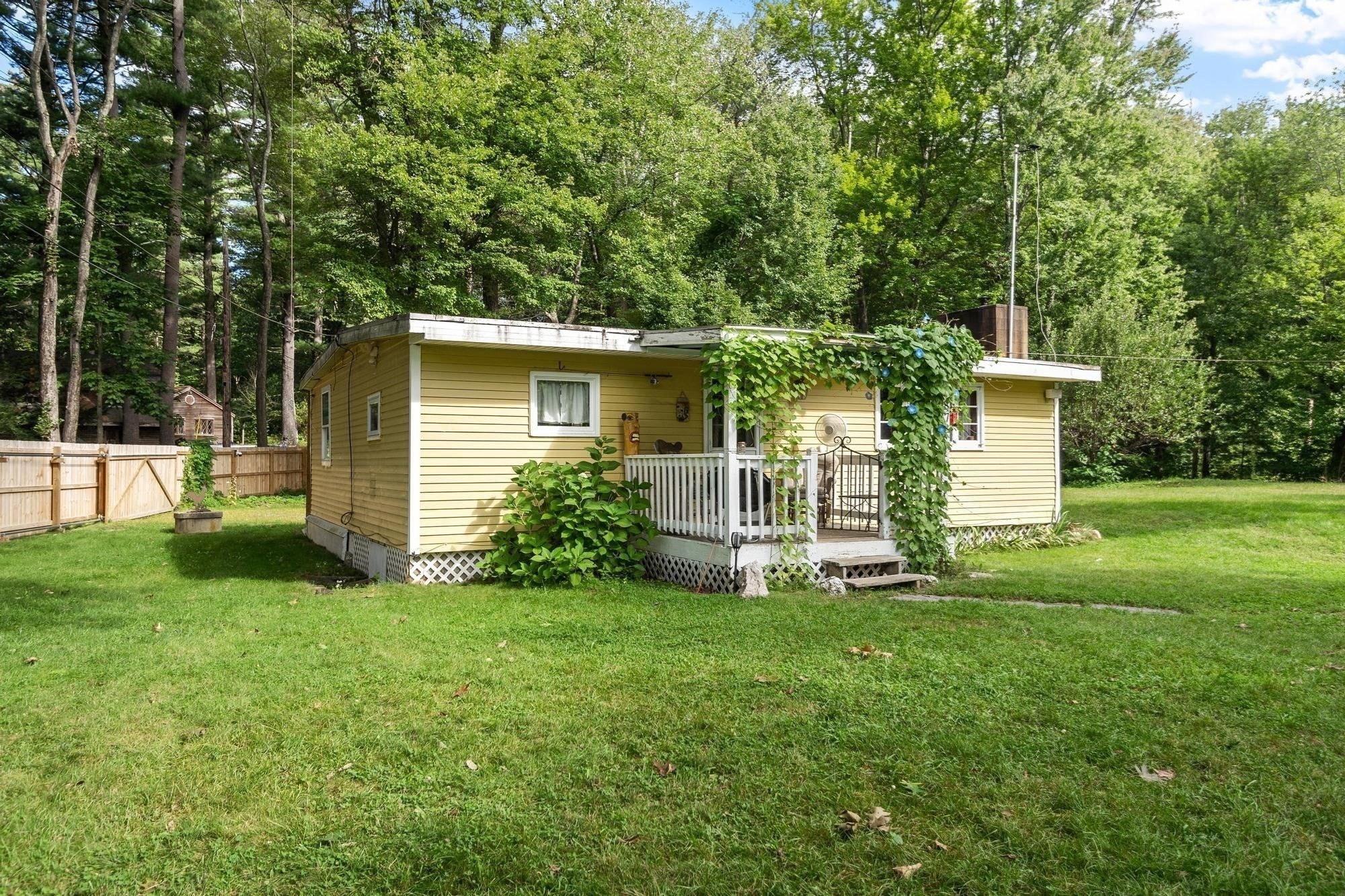 878 Flat Hill Rd