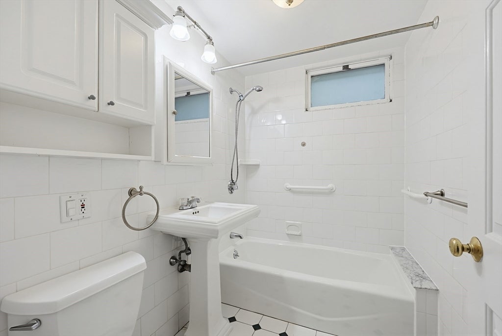 30 Cushing St #B, Cambridge, MA Photo #10