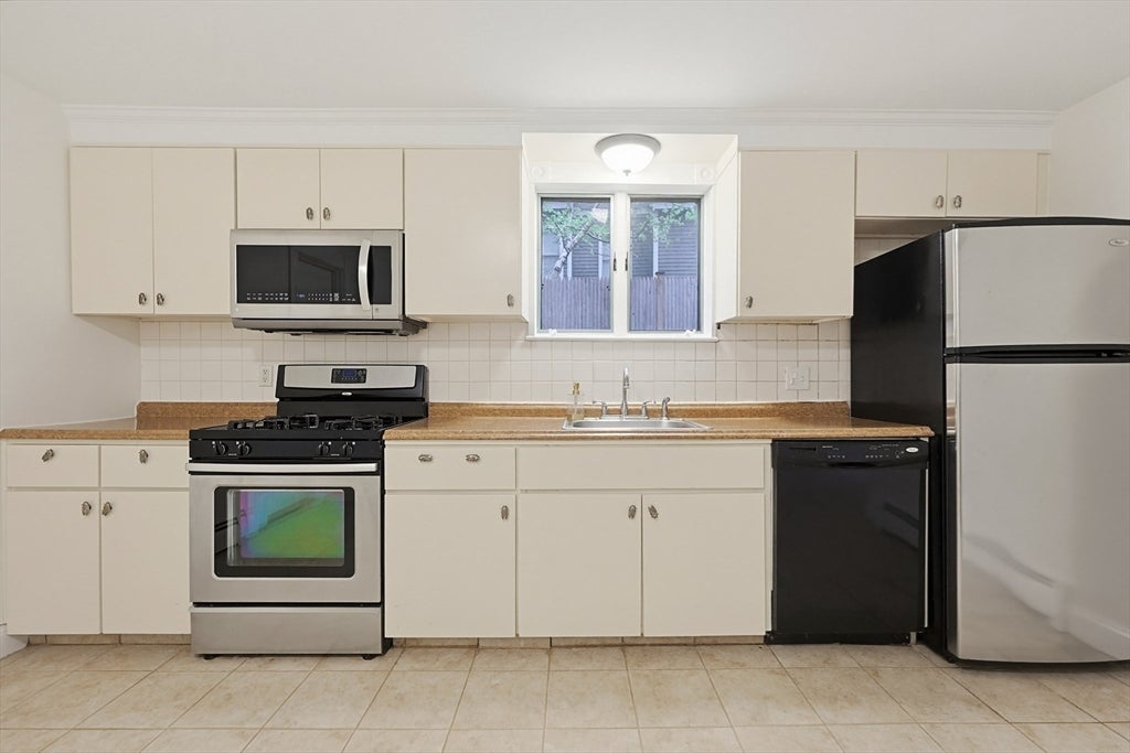 30 Cushing St #B, Cambridge, MA Photo #21