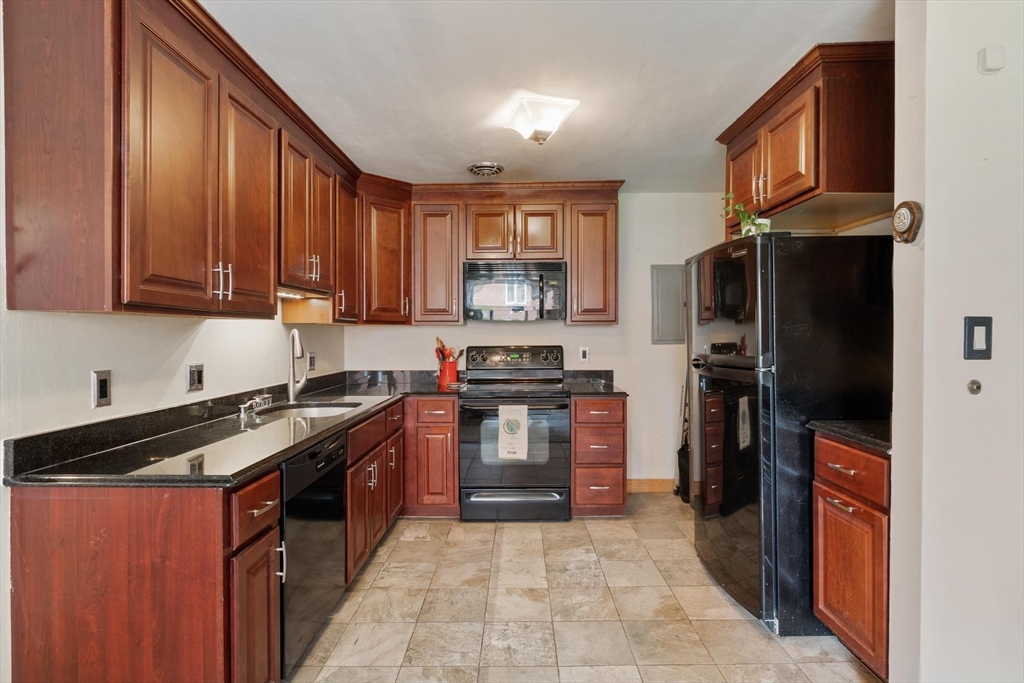 186 Lexington St 7