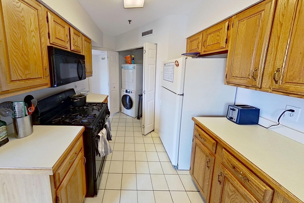 147 Kelton St 312