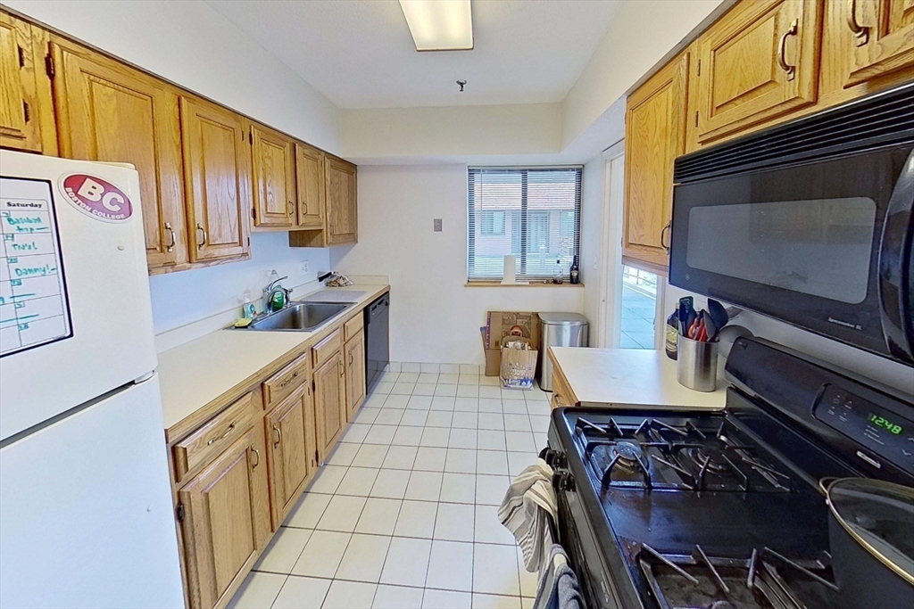 147 Kelton St 312