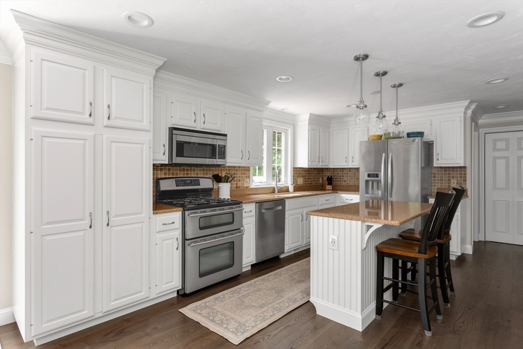 5 Wadsworth Farm Road