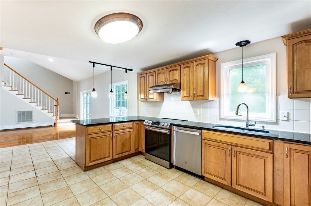 88 Forrest Rd, Westford, MA, 88 Forrest Rd, Westford, MA Photo #7